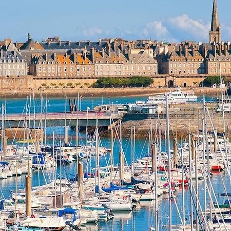 Charmante Maison A Evran Proche Dinan Et St Malo. Exterior photo